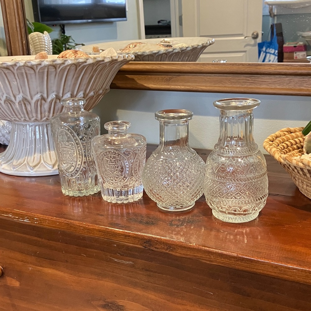 Elegant Clear Glass Bud Vases